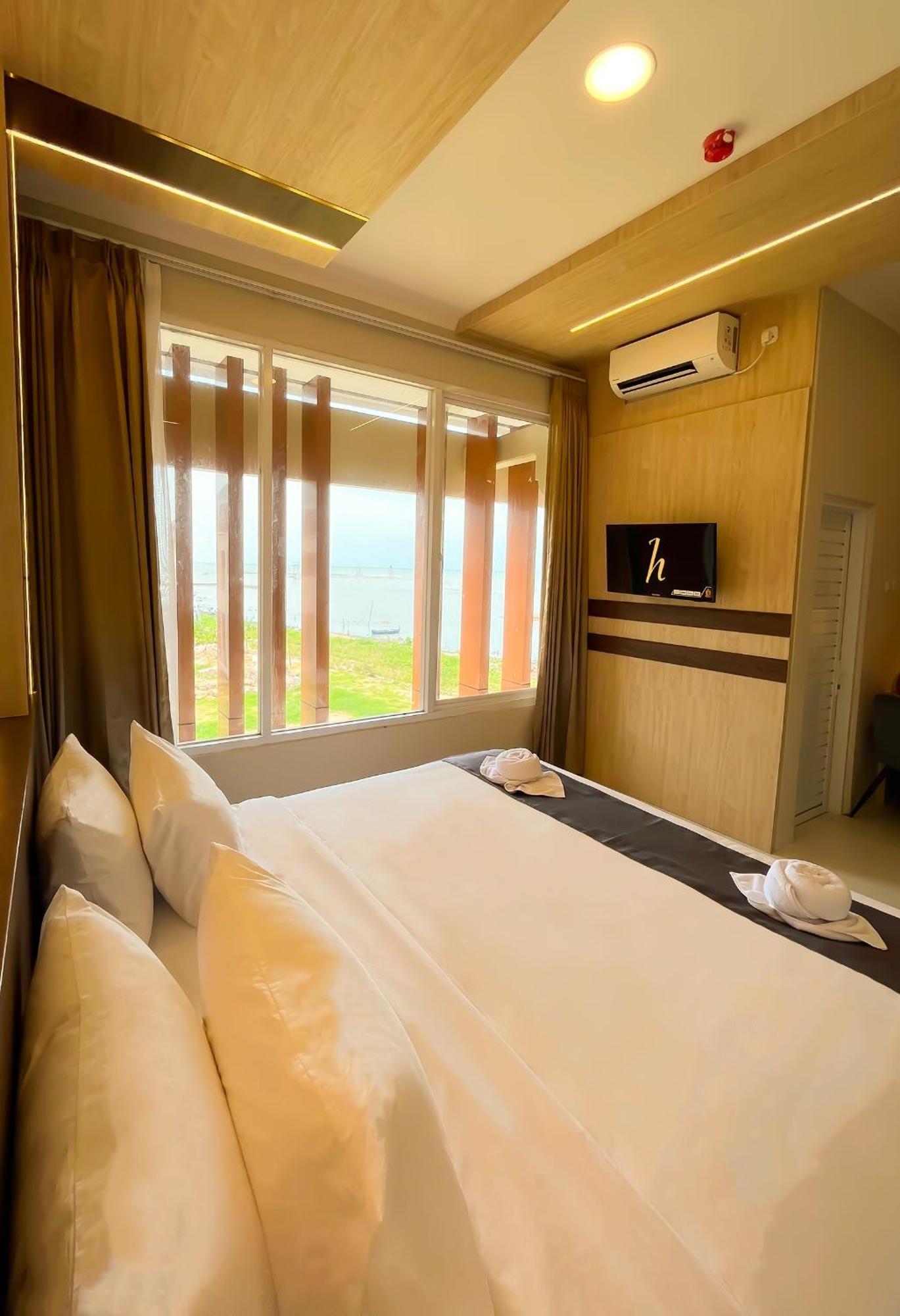 Horison Resort Antawirya Jepara Exterior photo